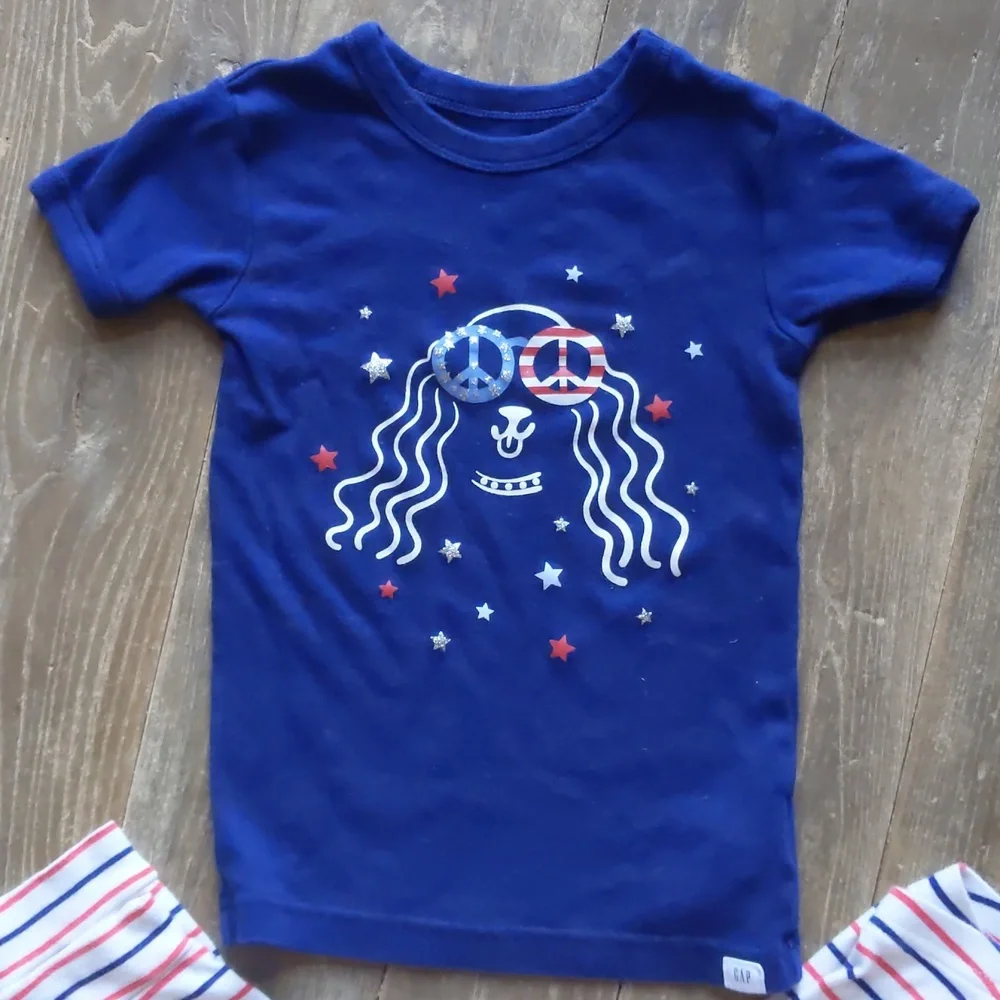 Size 5 Baby Gap cotton pajamas set Peace sign dog stripe print